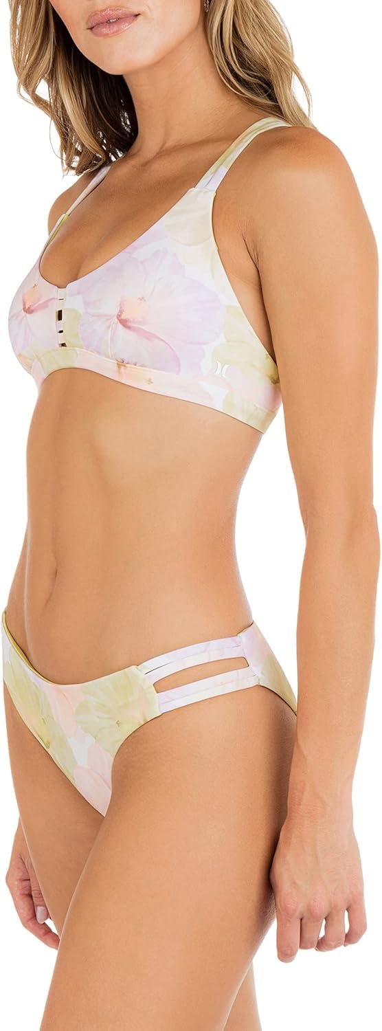 Hurley Women’s Standard Bikini Surf Top(Aloha Hibiscus)